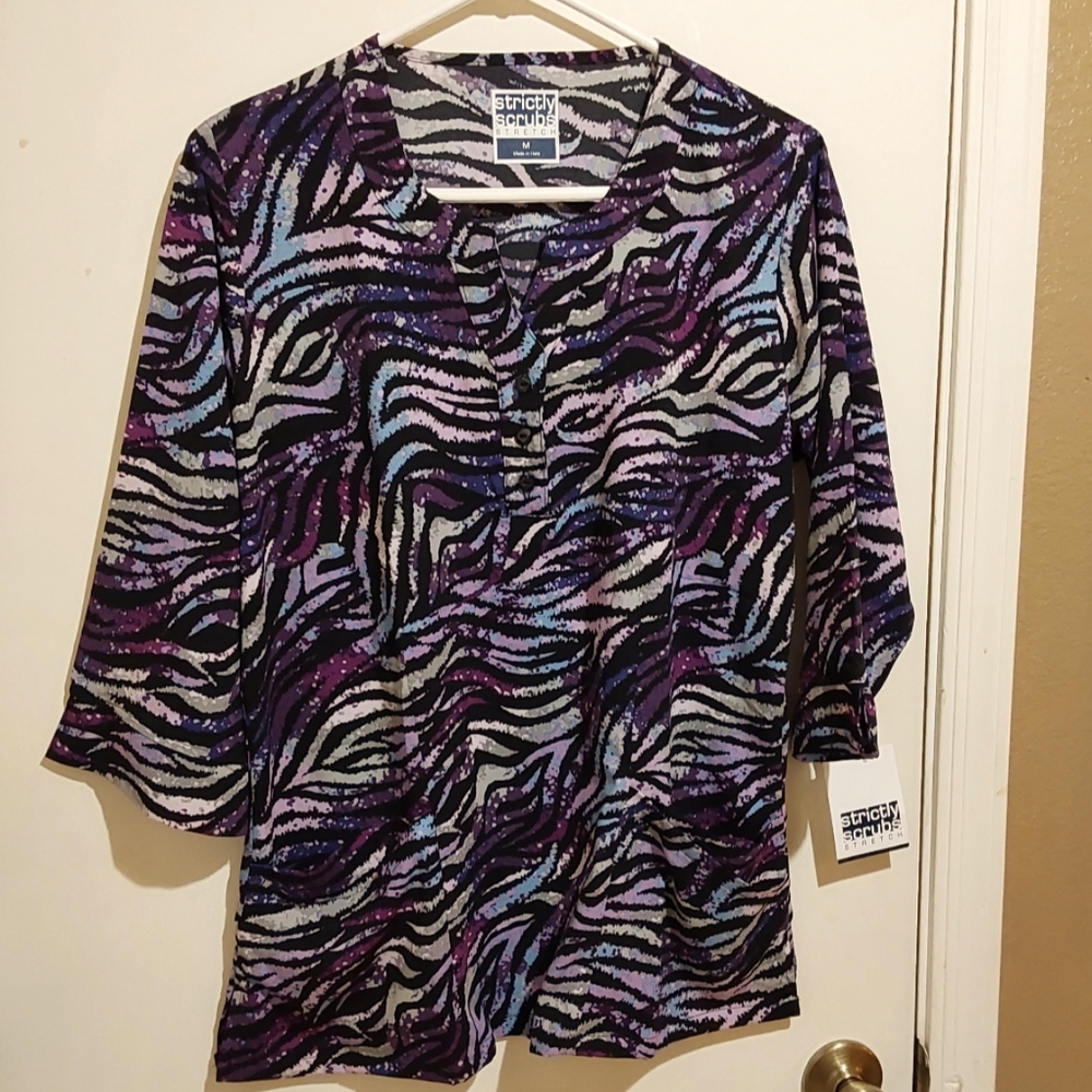 🌺 NWT Strictly Scrubs Long Sleeve Scrub Top